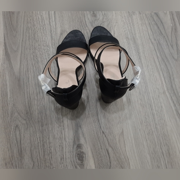 Ladies strappy heeled sandals. Sergio Bari. Size 7 - Picture 4 of 5